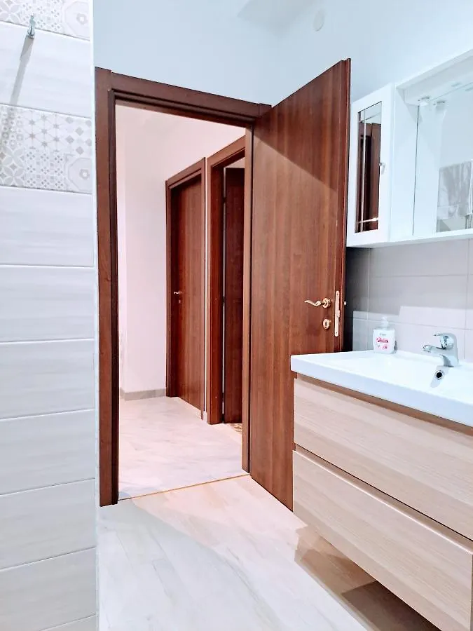 Tao Charming Apartment 陶尔米纳 0*,  意大利