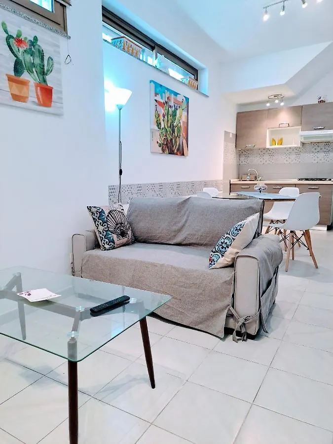 Tao Charming Apartment 陶尔米纳 0*,  意大利