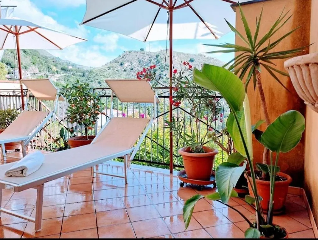 Tao Charming Apartment 陶尔米纳 0*,  意大利